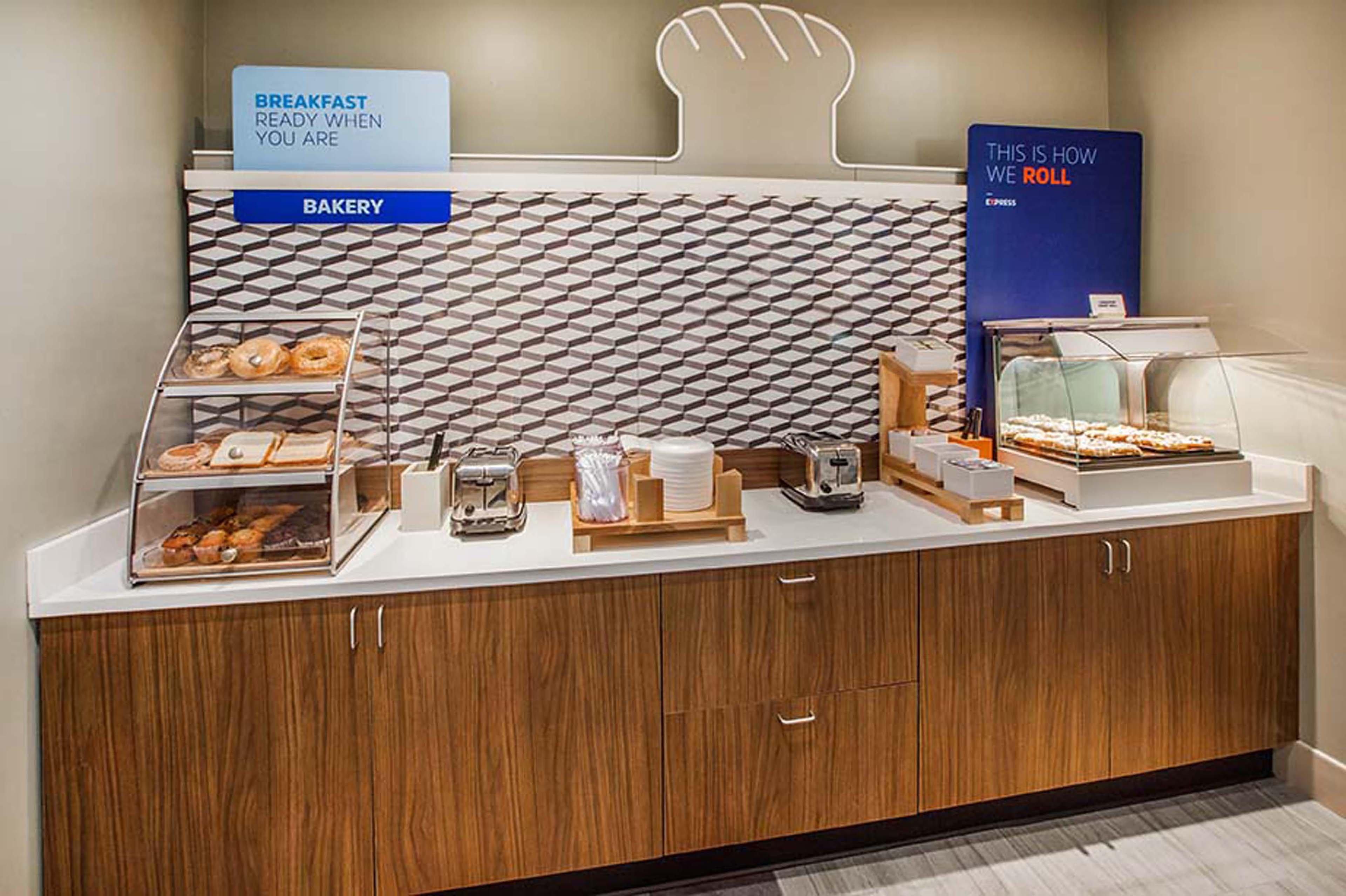 Holiday Inn Express Hotel & Suites Chicago West Roselle By Ihg Buitenkant foto